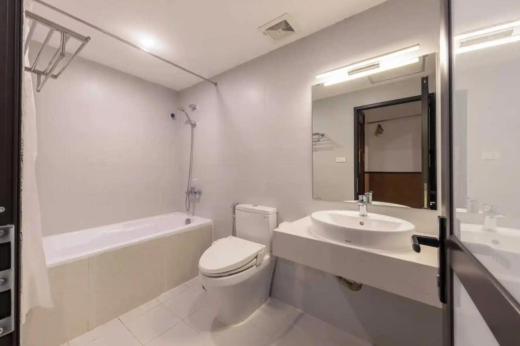 Hotel Azumaya Linh Lang Hanoi Buitenkant foto
